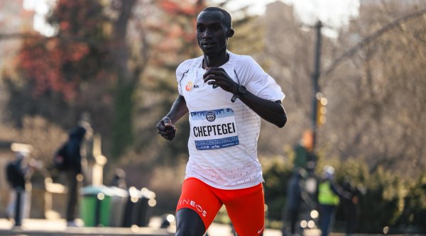 Joshua Cheptegei on his way to a runner-up finish at the 2023 NYC Half.