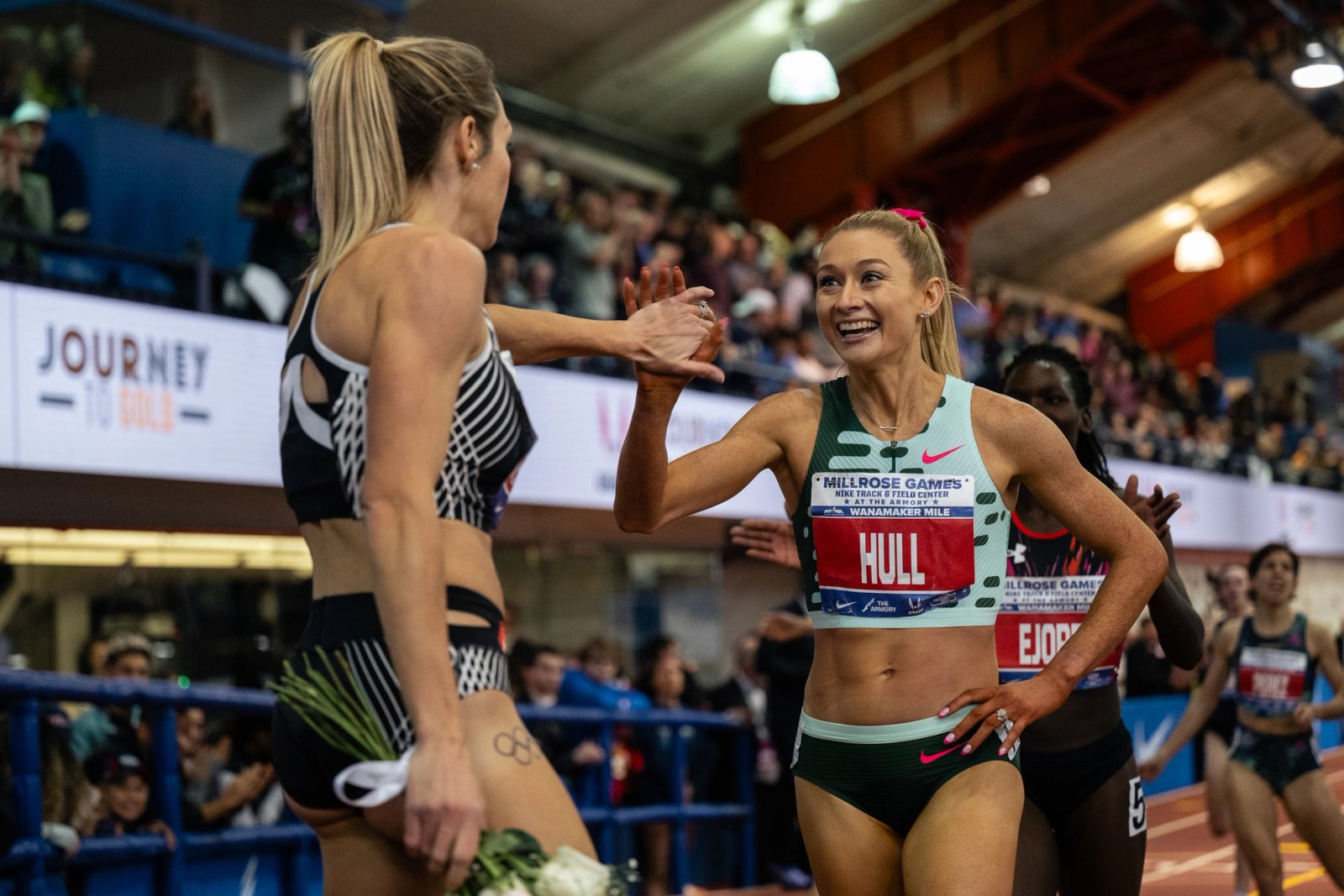 Elle St. Pierre, Jessica Hull
