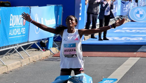 Tigist Assefa - 2023 Berlin Marathon 