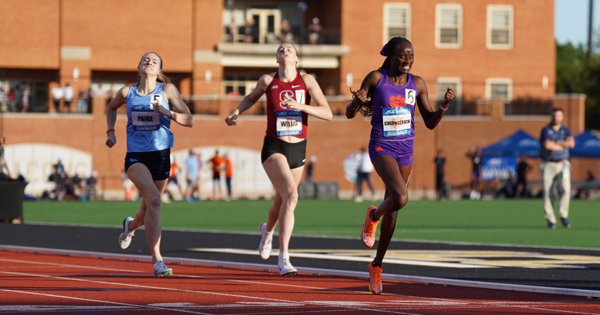 Gladys Chepngetich, Roisin Willis, Makayla Paige